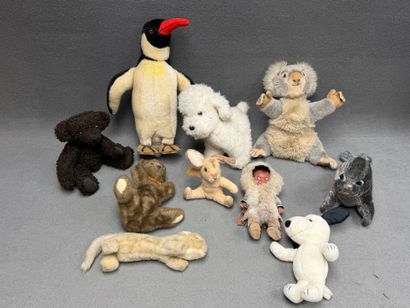 Lot de peluches anciennes, souvenirs de ...
