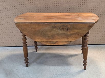 Table à volets
H: 72 x 119 x 65 cm
H: 72...