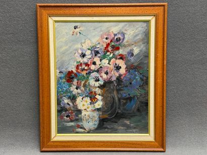 Bouquet d'anémones 
huile sur panneau, signée...