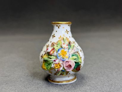 Jacob PETIT (1797-1868)
Petit flacon en porcelaine...