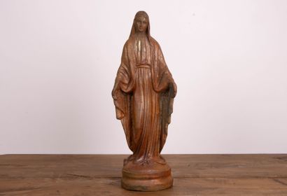 Vierge.
Statuette en fonte
H. :59 cm.