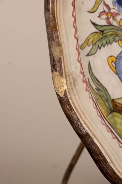 Italie XIX°
Deux assiettes en faïence chantournée...