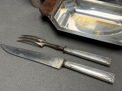 Ensemble de pièces en métal argenté:
- assiette...