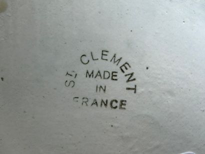 SAINT CLEMENT
Deux pots à tabac en faïence:...