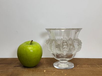 LALIQUE France:
Vase 