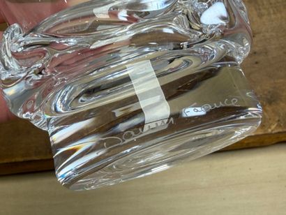 DAUM Vase Torcy en cristal.
H: 12 cm
