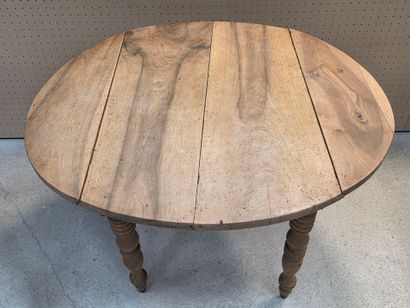 Table à volets
H: 72 x 103 x 68 cm
H: 72...