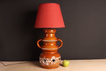 Lampe en ceramique allemande 1970. 
H. :46...