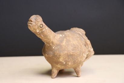 Cinq sculptures d'Amérique du Sud, vase toupie...