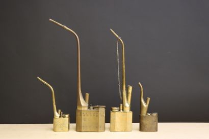 Quatre pipes chinoises en bronze
H. de 16...