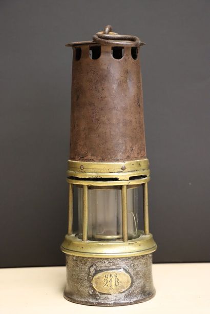 Lampe de mineur
H: 26 cm.