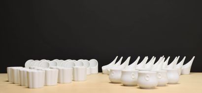 Lot de 54 verrines en porcelaine Pillivuyt
Quatre...