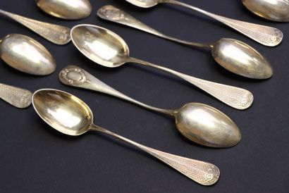 Douze petites cuillères en argent. 
Poinçon...