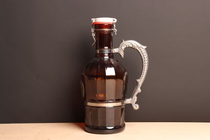 Bouteille à anse. 
H. :33 cm.