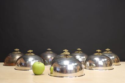 Suite de huit cloches de service en métal...