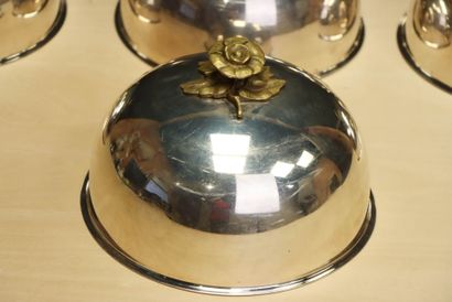 Suite de huit cloches de service en métal...