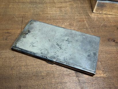 Lot de quatre coffrets et une porte carte...