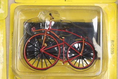 Collection de 47 vélos miniatures DEL PRADO....