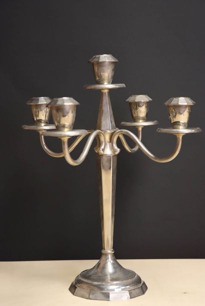 Suite de trois candélabres à cinq lumières,...