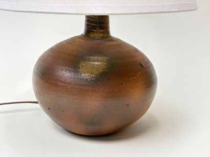 Pierre DIGAN (1941-2016)
Lampe en grés 
H:...