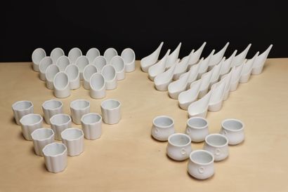 Lot de 54 verrines en porcelaine Pillivuyt
Quatre...