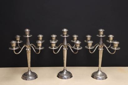 Suite de trois candélabres à cinq lumières,...