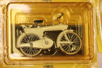 Collection de 47 vélos miniatures DEL PRADO....