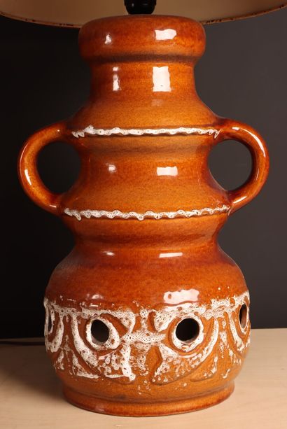 Lampe en ceramique allemande 1970. 
H. :46...