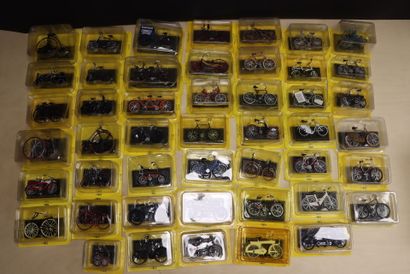 Collection de 47 vélos miniatures DEL PRADO....