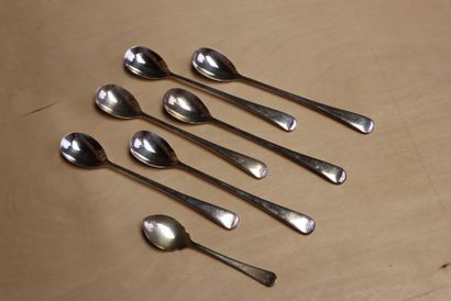 Suite de six cuillères à cocktail. 
L. :19...