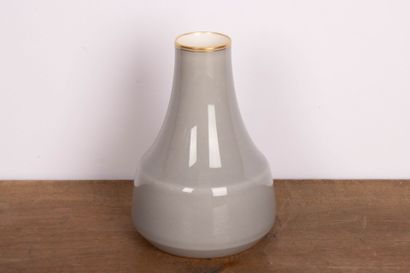 Manufacture de SÈVRES
Vase en porcelaine...