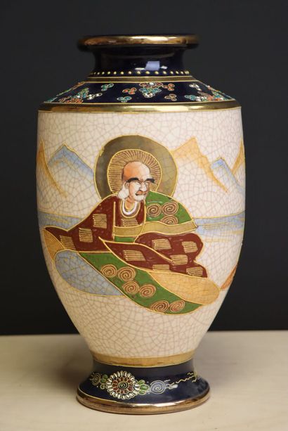 Vase en faience japonaise de Satsuma. 
H....
