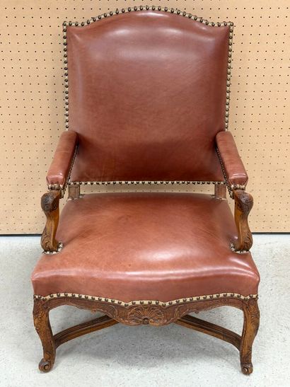 Fauteuil en cuir de style Régence
Certains...