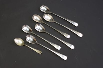 Suite de six cuillères à cocktail. 
L. :19...
