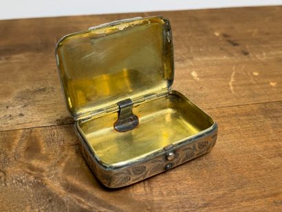 Lot de quatre coffrets et une porte carte...