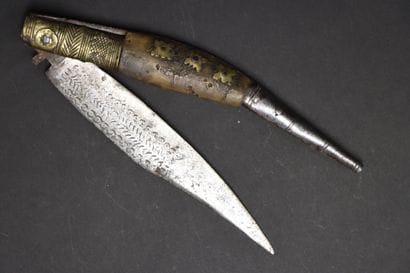 Grand couteau pliant type Navaja XIX°
Manche...
