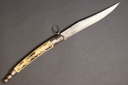 Couteau pliant navaja, le manche à plaquettes...