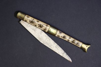 Couteau navaja français, XIX°, le manche...