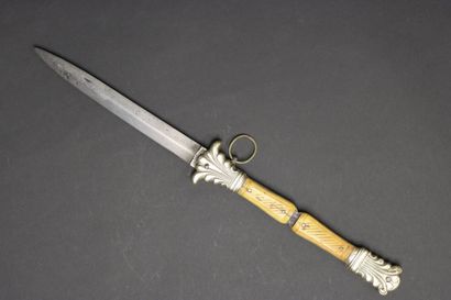 Couteau pliant à cran d'arrêt. XIXème. 
Plaquettes...