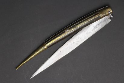 Grand couteau pliant type navaja, XIX°
Manche...