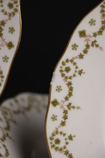 Service de table en porcelaine de Limoges....