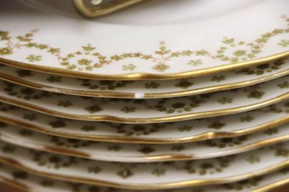Service de table en porcelaine de Limoges....
