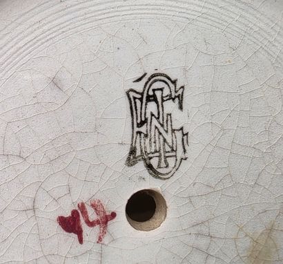 GIEN fin XIX°:
Paire de cache-pot, prises...