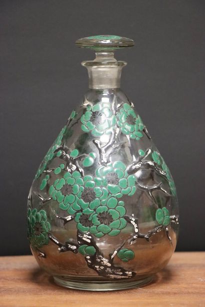 MAISON DELVAUX, rue Royale à Paris.
Carafe...