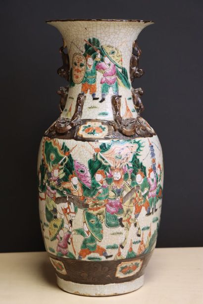 Grand vase en porcelaine de Nankin. 
H. :44...