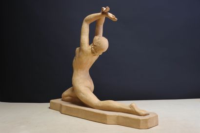 J. DALBREUSE (XXe)
Danseuse
Epreuve en terre-cuite...
