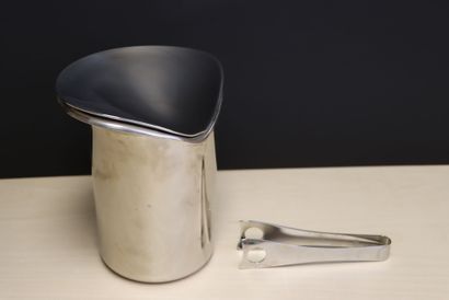 Georg JENSEN. 
Seau à glaçon et pince en...