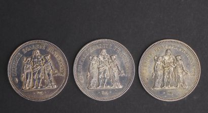 3 pièces de 50 francs argent Hercule 1977
89...