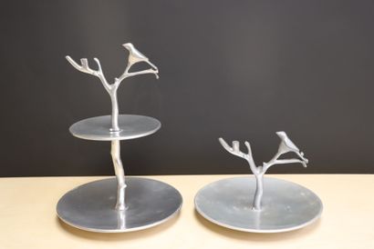 Deux serviteurs muets à décor d'oiseaux....