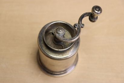 CHRISTOFLE: moulin à poivre en métal argenté
H:...